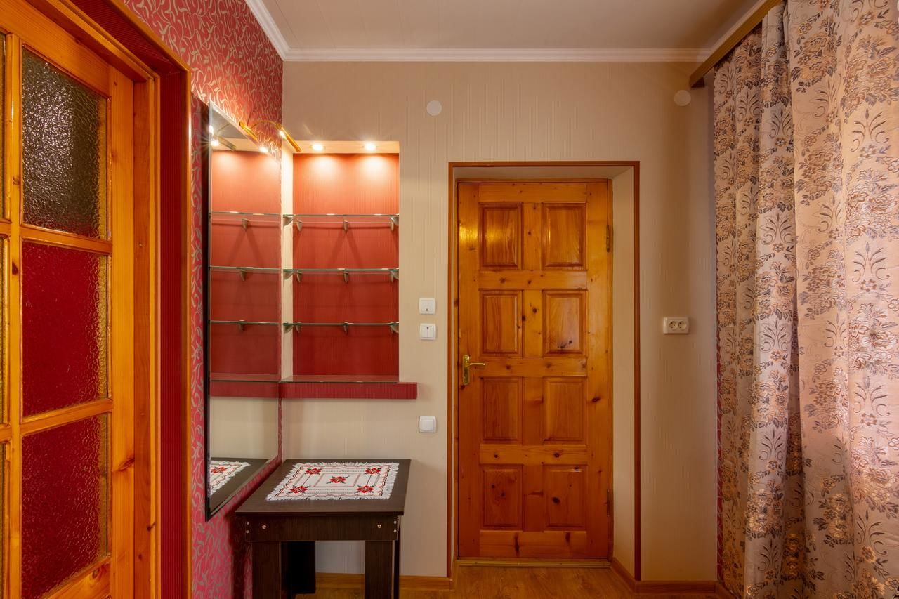 Гостевой дом Rooms with Fortetsya View Каменец-Подольский