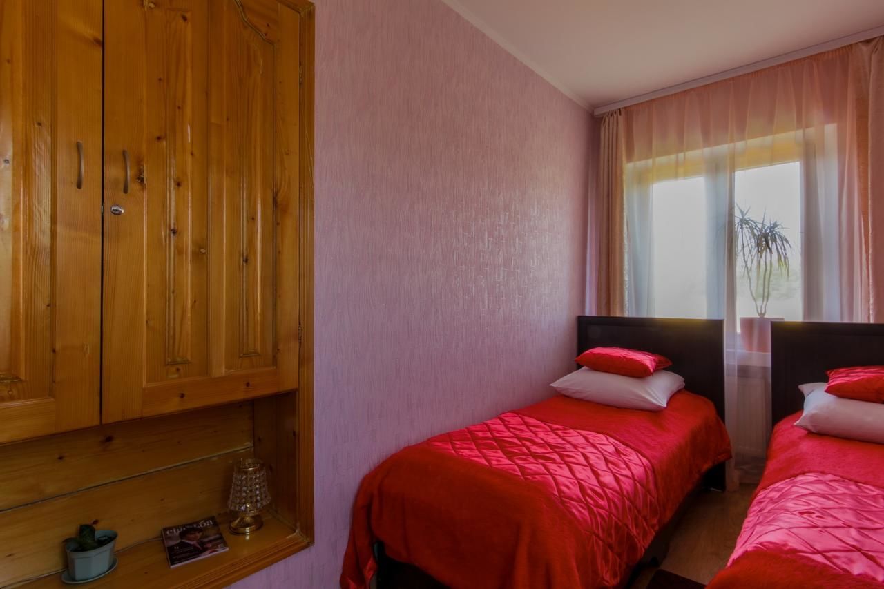 Гостевой дом Rooms with Fortetsya View Каменец-Подольский-25