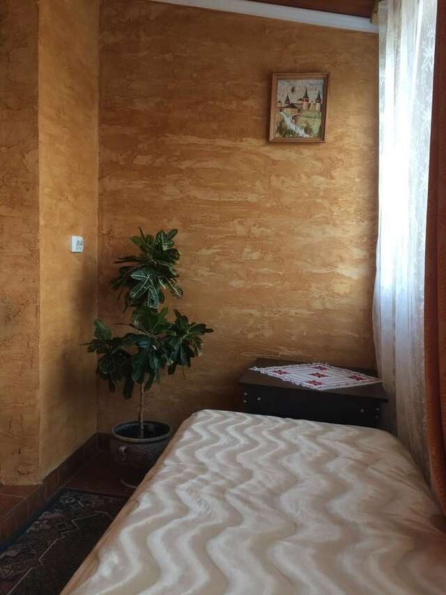 Гостевой дом Rooms with Fortetsya View Каменец-Подольский-30